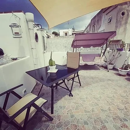 Casa Simone Eolo ליפארי