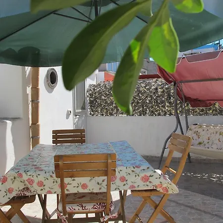בית נופש Casa Simone Eolo *